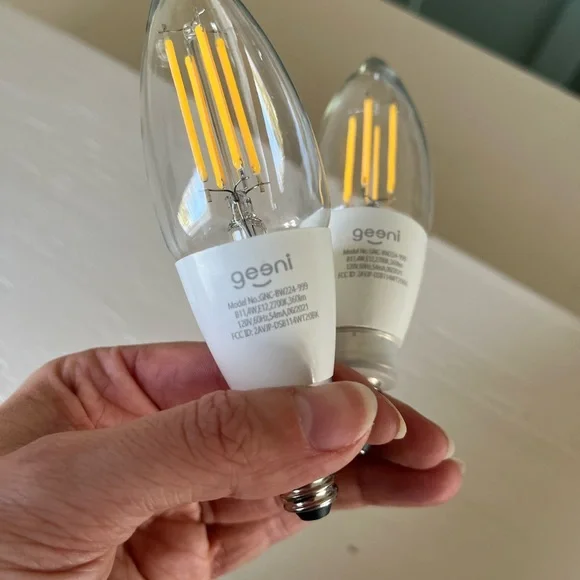 LED Smart Lightbulbs Lot - Picture 10 of 10